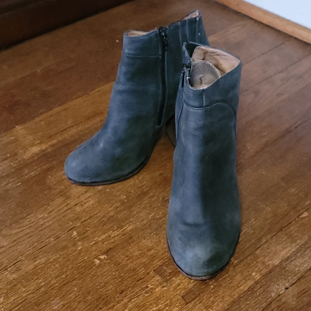 Jeffrey Campbell Chelsea Boot - Picture 2 of 4